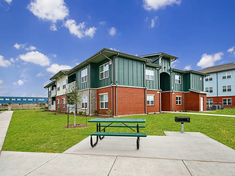 Primrose Village Apartments — Photo 5