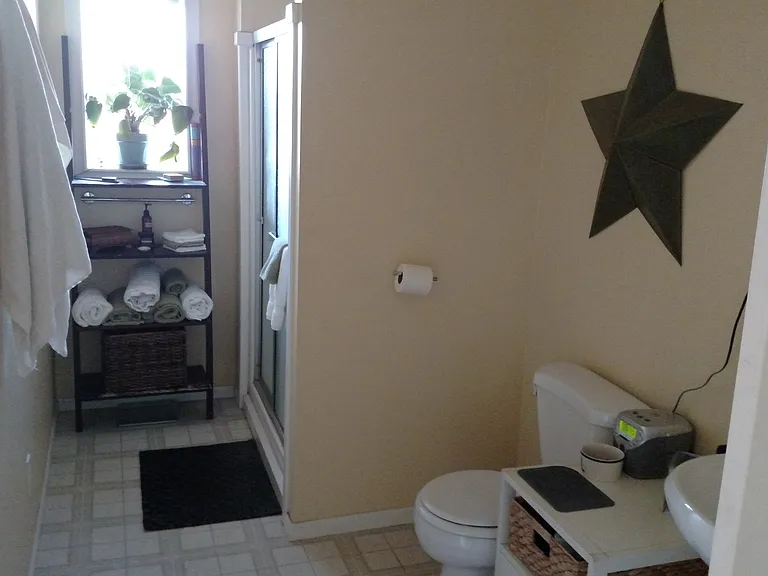 514 Holbrook St #A — Photo 9