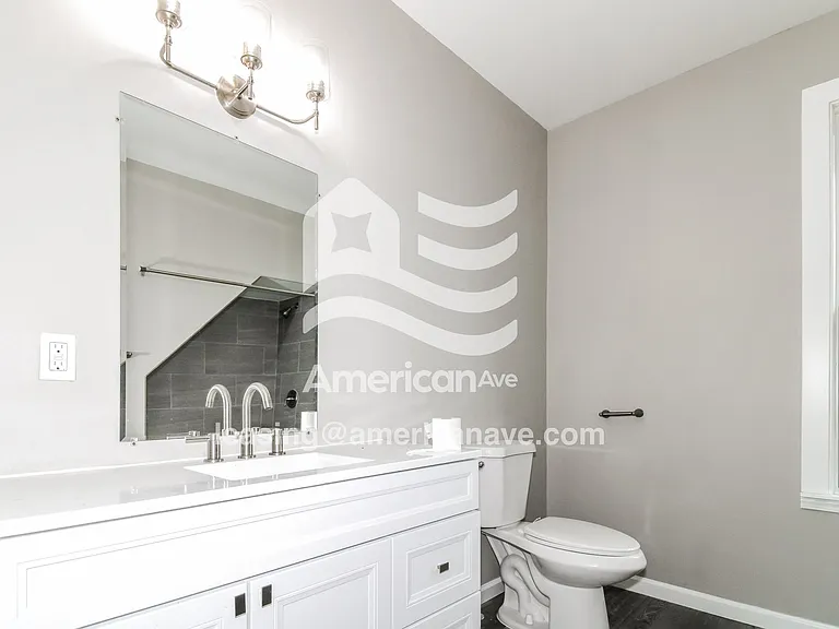 366256_009_main_bathroom_13857379.jpg