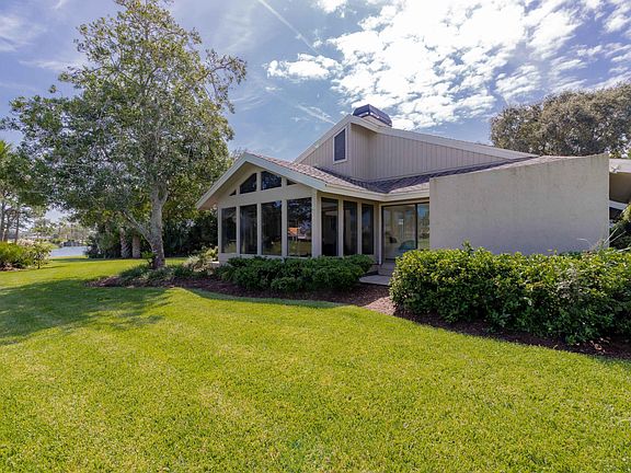 2nd image of 4 Village Walk Ct