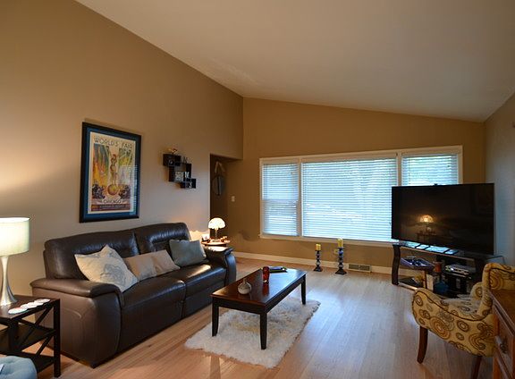 2nd image of 10833 S Lavergne Ave