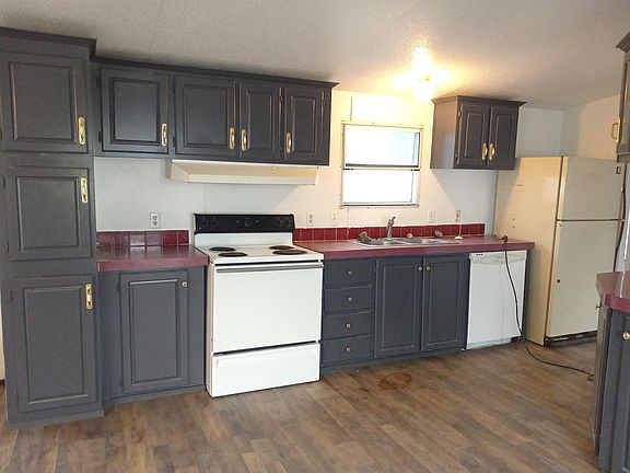 2nd image of 209 S Avenue B Trailer 4
