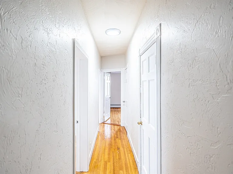 20 Breed St #3 — Photo 5
