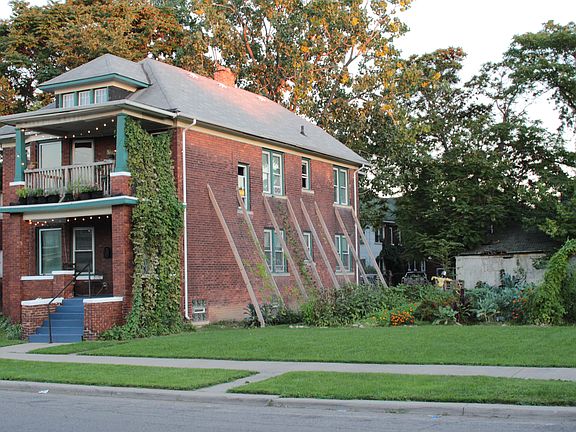 3rd image of 1639 W Euclid St