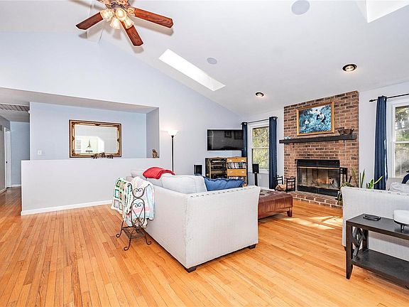 5th image of 1162 Fairview Dr