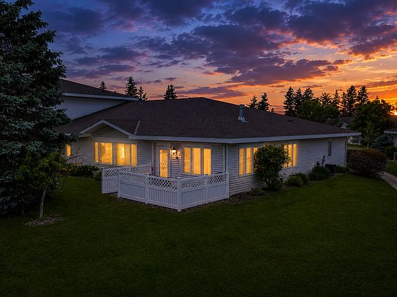 4th image of 3114 Maple Leaf Ct NW