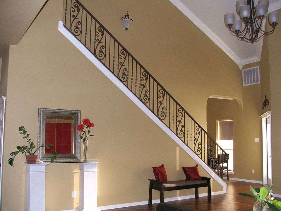 Living Room 22' ceiling