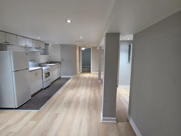 1487 A King St W — Photo 10
