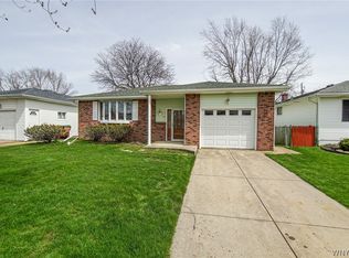 69 Mayberry Dr E, Buffalo, NY 14227