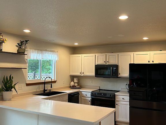 5th image of 1716 Twin Lakes Cir