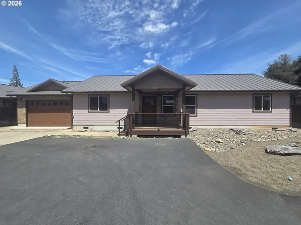 5137 Grange Rd, Roseburg, OR 97471