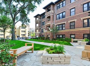 729 W Irving Park Rd #417, Chicago, IL 60613