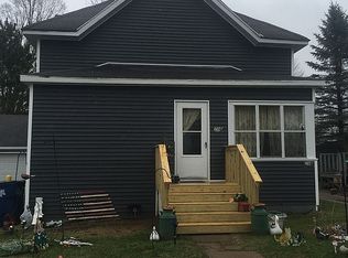 706 NE 2nd St, Marion, WI 54950