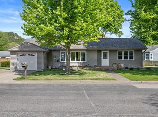 2247 Sisson Dr, La Crosse, WI 54601