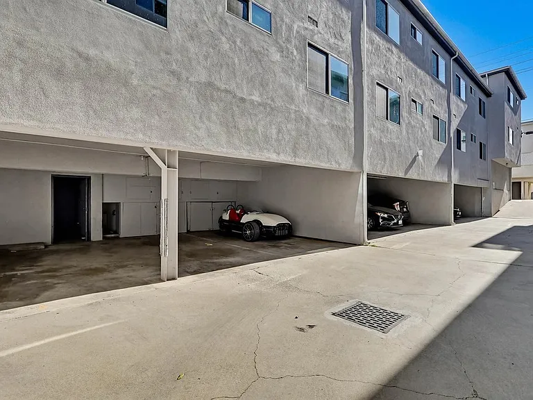 1428 12th St #H — Photo 8