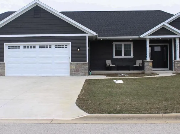 1506 Woodcrest STREET, Howards Grove, WI 53083