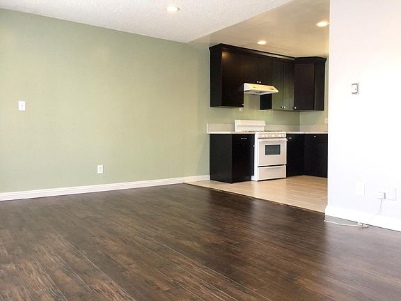 4th image of 1681 College View Dr APT 4