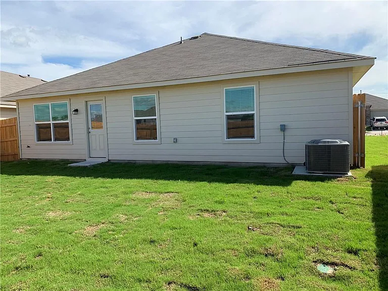 14908 Ben Davis Dr — Photo 19