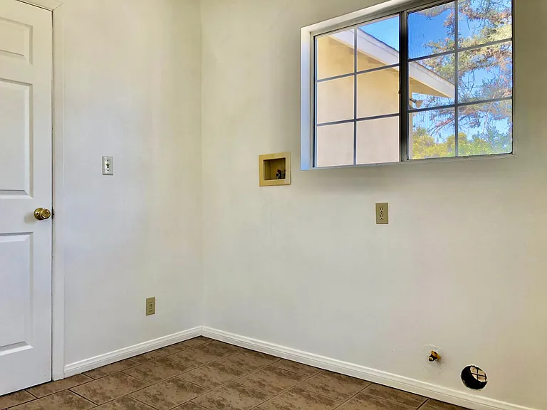 1223 E Workman Ave — Photo 17