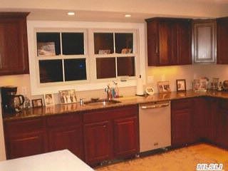 2nd image of 21 Landing Ln