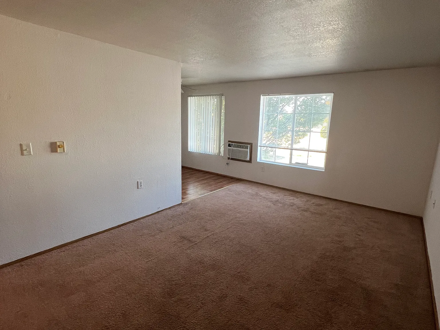 Sundial Apartments — Photo 1