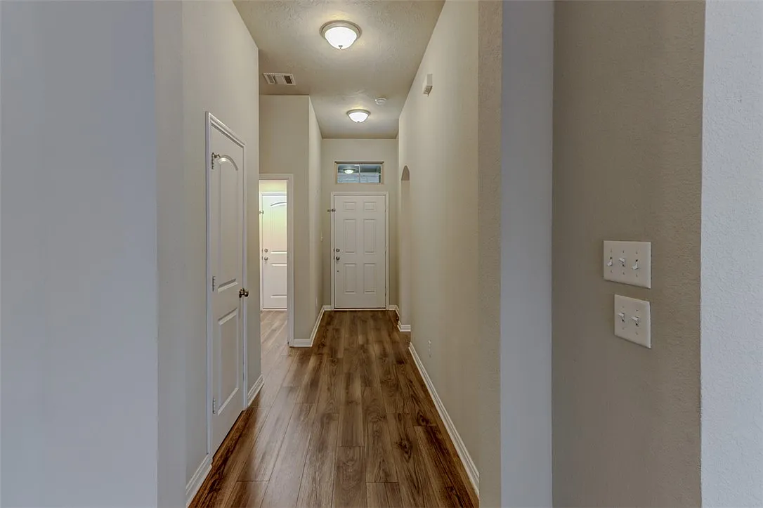 Building Photo - 2131 Markley Dr