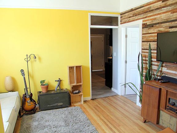 5th image of 2815 Linden St #1