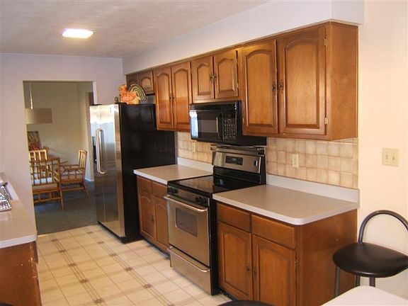2nd image of 1008 Warburton Dr