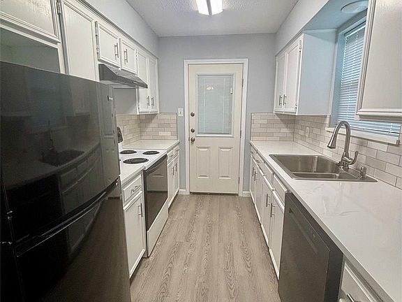 2nd image of 610 Overlook Ct #610