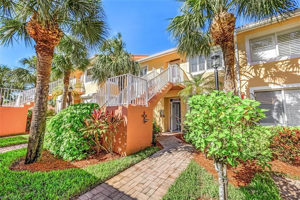 2 bed, 2.0 bath, 1351 sqft, $6,500 — Photo 2