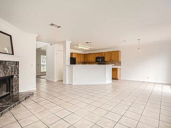 4th image of 6112 Broad Brook Dr #2A-820785