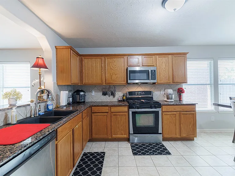 24435 Cornell Park Ln — Photo 11
