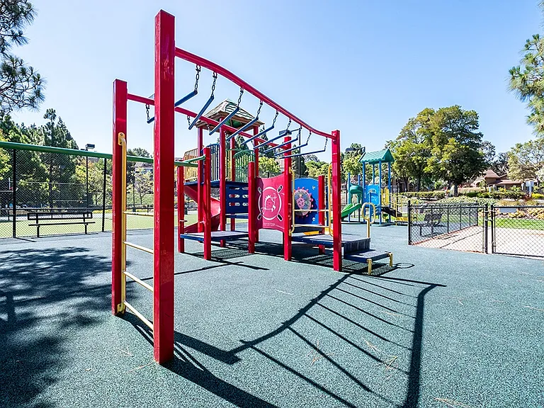 Bella Vista at Hilltop — Photo 28