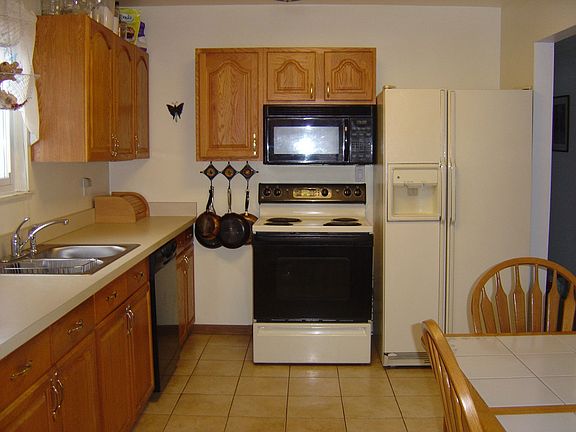 All appliances are included.