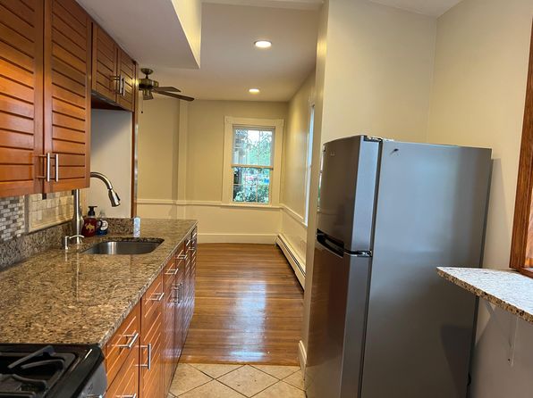 32 Lynde St #1R