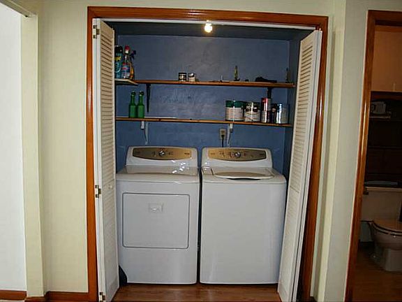 4th image of 9279 Coleman Ave