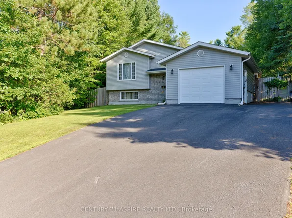 1256 Victoria St, Petawawa, ON K8H 2G1