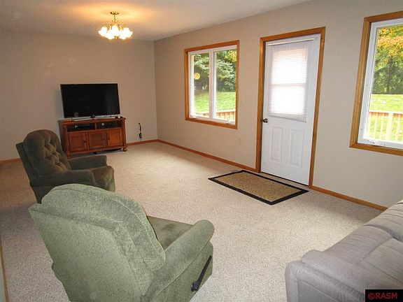 3rd image of 33344 Sibley Heights Ln
