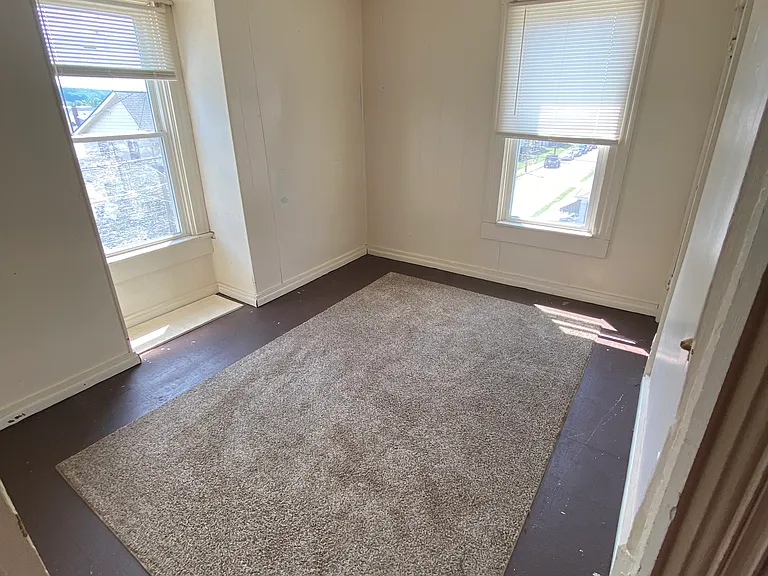 218 W Brady St #3 — Photo 6