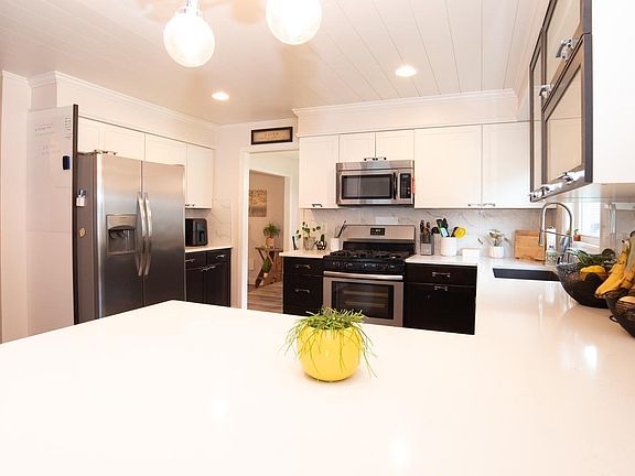 5th image of 1020 S Gentry Ct