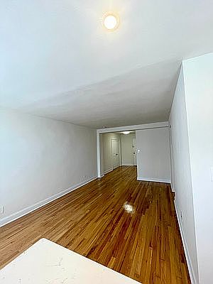 5th image of 142-07 Hoover Ave #616