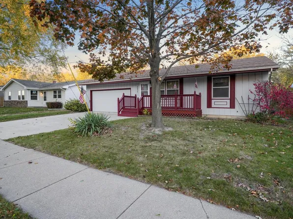 8955 17th AVENUE, Kenosha, WI 53143