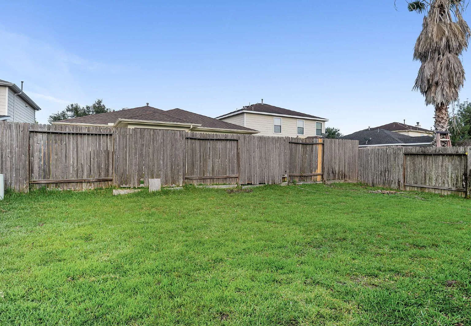 3 bed, 2.0 bath, 1445 sqft, $1,750 — Photo 3