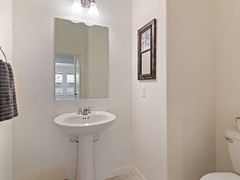 607 Allende Bnd — Photo 24