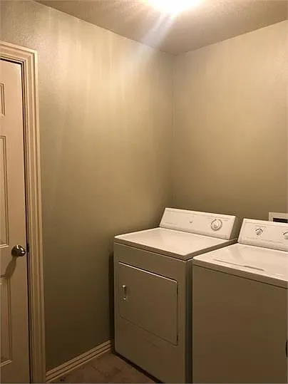 824 Oakwood Ct — Photo 21