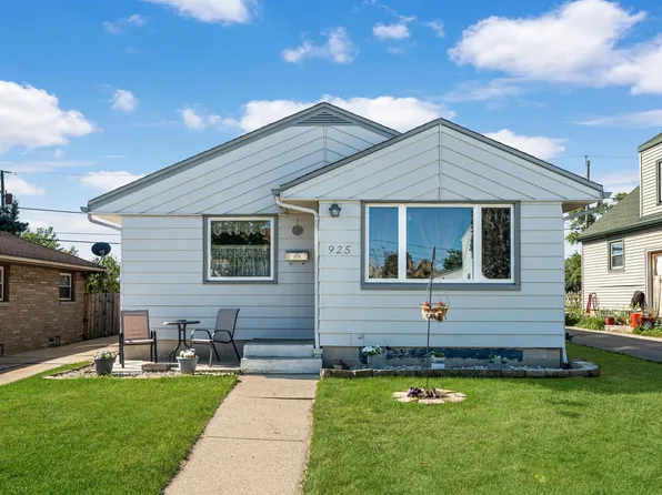 925 West Eden PLACE, Milwaukee, WI 53221