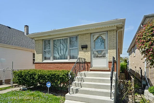 3544 Sunset Ln photo 1