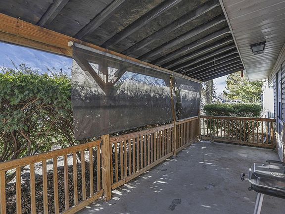 5th image of 818 Lawndale Ave