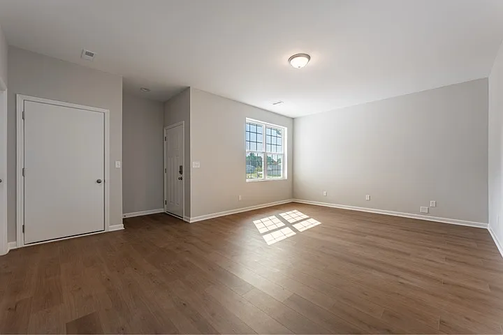 5699 Roy'S Rdg #1 — Photo 3