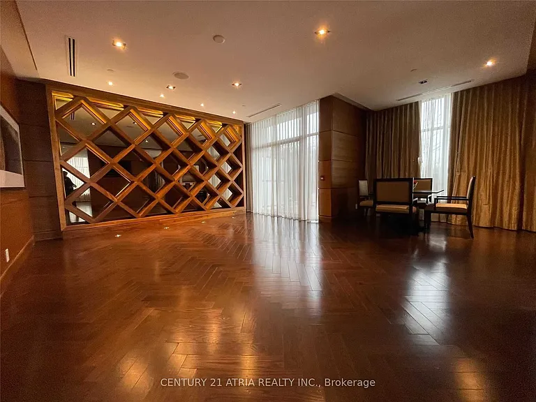 21 Clairtrell Rd #201 — Photo 14